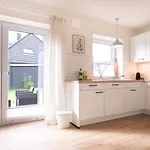 Kuestenbutze - Modernes Fuer 6 Im Beach-style Mit Vollausgestatteter Kue By Interhome *