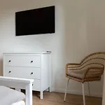 Apartment Kuestenbutze - Modernes Fuer 6 Im Beach-style Mit Vollausgestatteter Kue By Interhome *